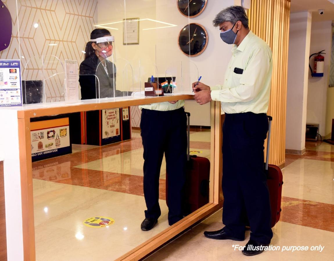 Oyo Thykoodam Sleep Inn Kochi Exterior photo